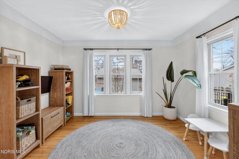 Tiny photo for 4363 Beverly Drive, Toledo, OH 43614 (MLS # 10004722)