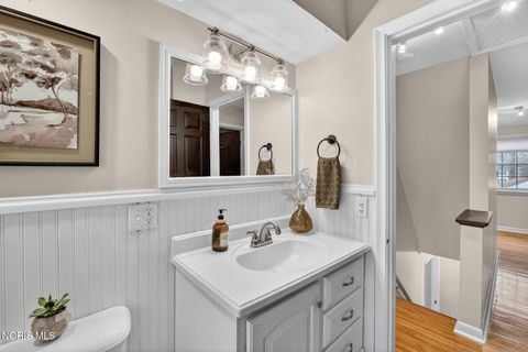 Tiny photo for 4363 Beverly Drive, Toledo, OH 43614 (MLS # 10004722)