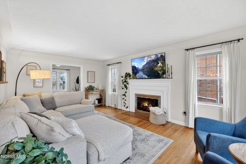 Tiny photo for 4363 Beverly Drive, Toledo, OH 43614 (MLS # 10004722)