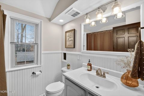 Tiny photo for 4363 Beverly Drive, Toledo, OH 43614 (MLS # 10004722)