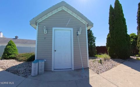 Tiny photo for 355 Wolf Creek Court, Northwood, OH 43619 (MLS # 10008373)