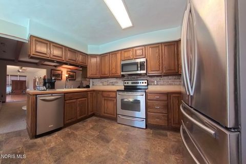 Tiny photo for 355 Wolf Creek Court, Northwood, OH 43619 (MLS # 10008373)