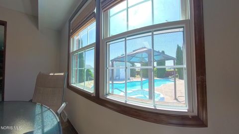Tiny photo for 355 Wolf Creek Court, Northwood, OH 43619 (MLS # 10008373)