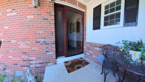 Tiny photo for 355 Wolf Creek Court, Northwood, OH 43619 (MLS # 10008373)