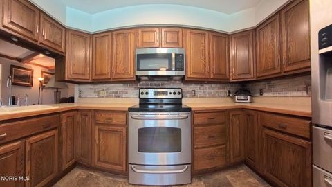 Tiny photo for 355 Wolf Creek Court, Northwood, OH 43619 (MLS # 10008373)