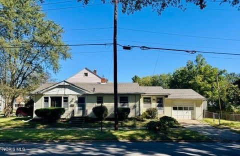 Homes For Sale - 2061 Berdan Avenue<br/> Toledo, OH 43613