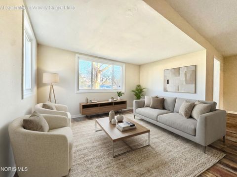 Tiny photo for 5307 Clover Lane, Toledo, OH 43623 (MLS # 10004324)