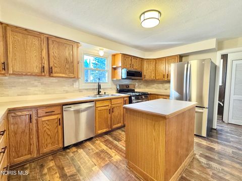 Tiny photo for 5307 Clover Lane, Toledo, OH 43623 (MLS # 10004324)