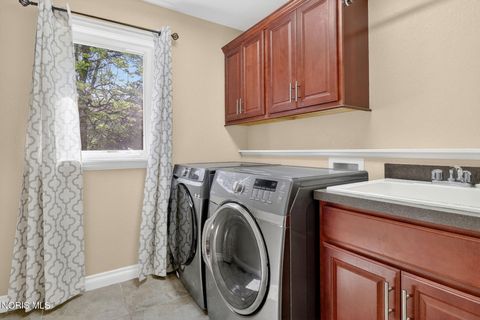 Tiny photo for 2840 N Mccord Road, Toledo, OH 43615 (MLS # 10007632)