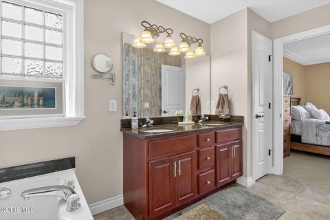 Tiny photo for 2840 N Mccord Road, Toledo, OH 43615 (MLS # 10007632)