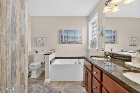 Tiny photo for 2840 N Mccord Road, Toledo, OH 43615 (MLS # 10007632)
