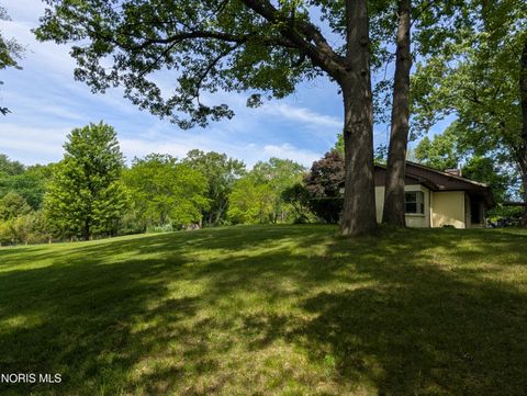 Tiny photo for 6060 Cross Trails Road, Sylvania, OH 43560 (MLS # 10008284)