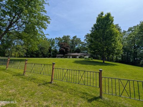 Tiny photo for 6060 Cross Trails Road, Sylvania, OH 43560 (MLS # 10008284)