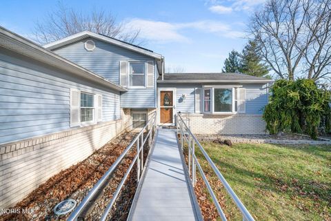 Tiny photo for 7426 Starcrest Road, Perrysburg, OH 43551 (MLS # 10004574)