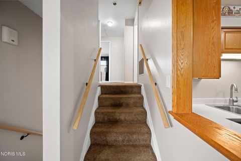 Tiny photo for 7426 Starcrest Road, Perrysburg, OH 43551 (MLS # 10004574)