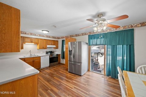 Tiny photo for 7426 Starcrest Road, Perrysburg, OH 43551 (MLS # 10004574)