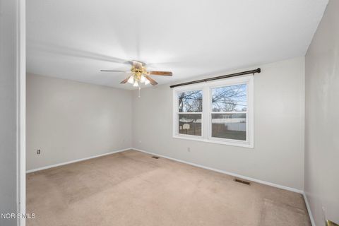 Tiny photo for 7426 Starcrest Road, Perrysburg, OH 43551 (MLS # 10004574)