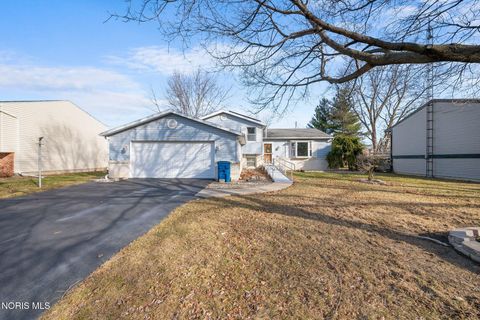 Photo of 7426 Starcrest Road, Perrysburg, OH 43551 (MLS # 10004574)