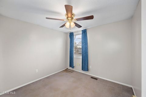 Tiny photo for 7426 Starcrest Road, Perrysburg, OH 43551 (MLS # 10004574)