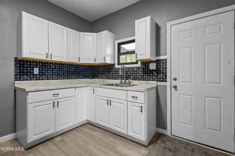 Tiny photo for 2 W Park Street, Toledo, OH 43608 (MLS # 10011562)