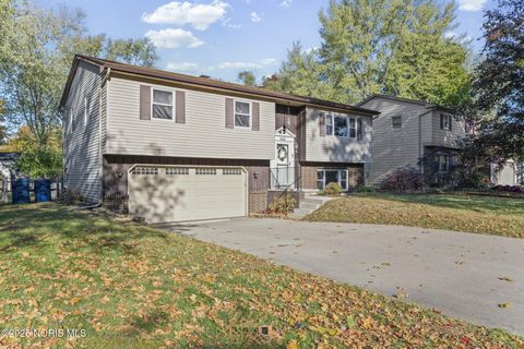 Photo of 4605 Charlesgate Road, Sylvania, OH 43560 (MLS # 10005195)