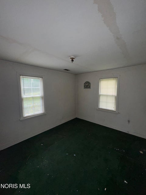 Tiny photo for 902 N Mccord Road, Toledo, OH 43615 (MLS # 10013123)