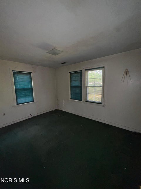 Tiny photo for 902 N Mccord Road, Toledo, OH 43615 (MLS # 10013123)
