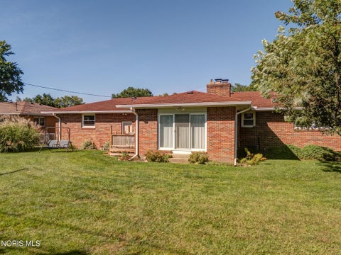 Tiny photo for 206 Meadow Lane, Walbridge, OH 43465 (MLS # 10013651)