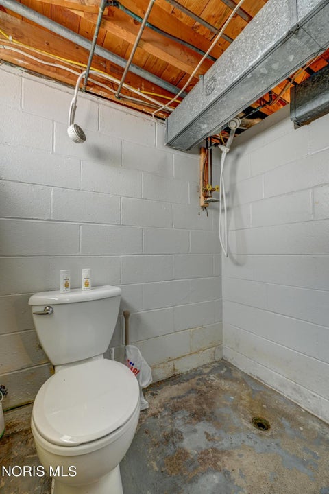 Tiny photo for 206 Meadow Lane, Walbridge, OH 43465 (MLS # 10013651)