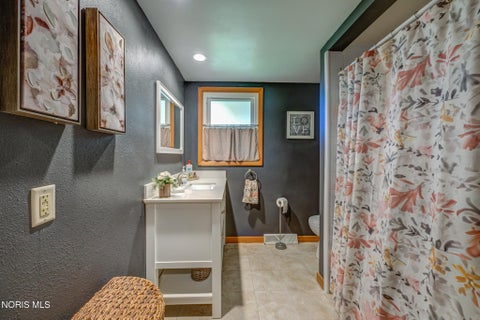 Tiny photo for 206 Meadow Lane, Walbridge, OH 43465 (MLS # 10013651)