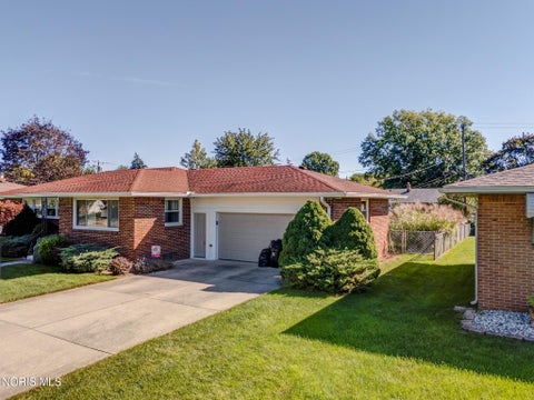 Tiny photo for 206 Meadow Lane, Walbridge, OH 43465 (MLS # 10013651)