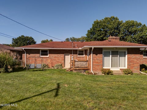 Tiny photo for 206 Meadow Lane, Walbridge, OH 43465 (MLS # 10013651)