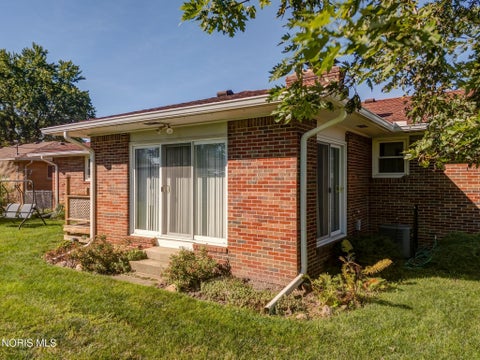 Tiny photo for 206 Meadow Lane, Walbridge, OH 43465 (MLS # 10013651)