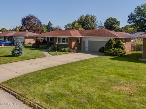 Tiny photo for 206 Meadow Lane, Walbridge, OH 43465 (MLS # 10013651)