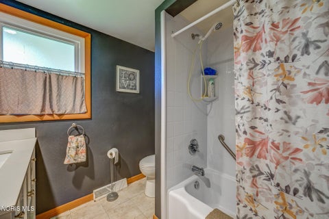 Tiny photo for 206 Meadow Lane, Walbridge, OH 43465 (MLS # 10013651)