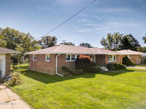 Tiny photo for 206 Meadow Lane, Walbridge, OH 43465 (MLS # 10013651)