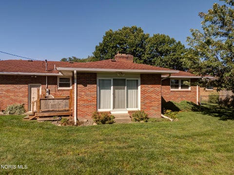 Tiny photo for 206 Meadow Lane, Walbridge, OH 43465 (MLS # 10013651)