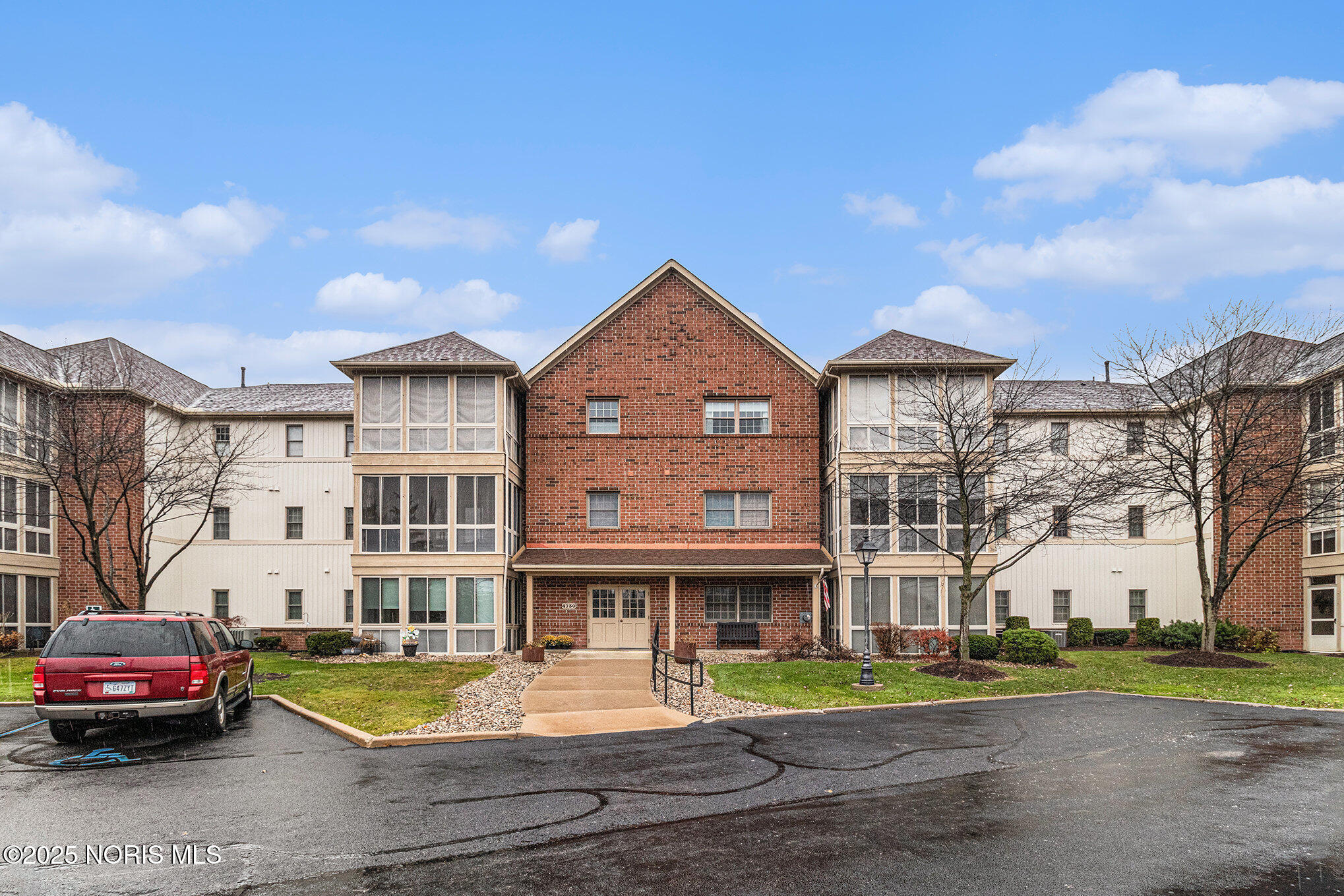 4730 Glendale Avenue 209