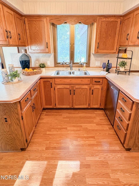 Tiny photo for 126 Luella Avenue, Oregon, OH 43616 (MLS # 10011519)