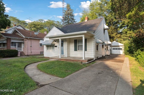 Tiny photo for 3714 Wallwerth Drive, Toledo, OH 43612 (MLS # 10014814)