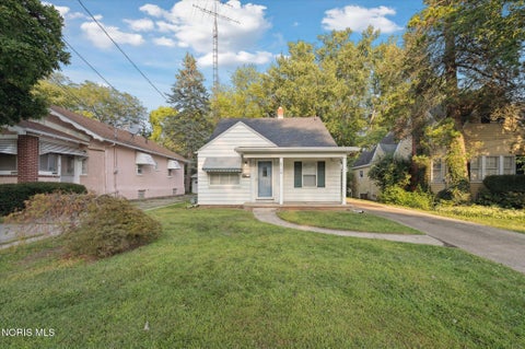 Tiny photo for 3714 Wallwerth Drive, Toledo, OH 43612 (MLS # 10014814)