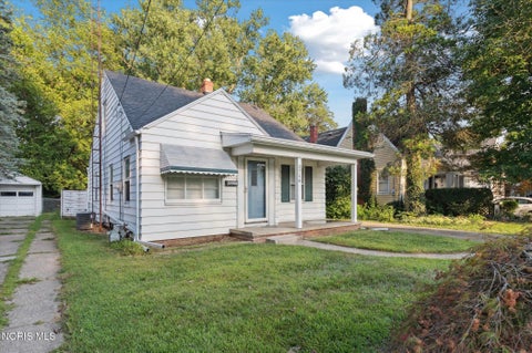 Tiny photo for 3714 Wallwerth Drive, Toledo, OH 43612 (MLS # 10014814)
