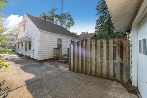 Tiny photo for 3714 Wallwerth Drive, Toledo, OH 43612 (MLS # 10014814)