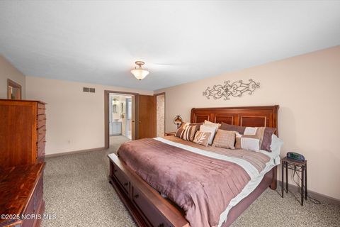 Tiny photo for 26101 Willowbend Road, Perrysburg, OH 43551 (MLS # 10000563)