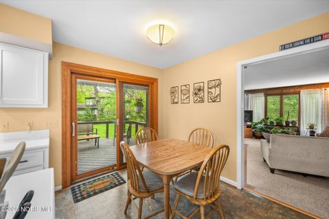 Tiny photo for 26101 Willowbend Road, Perrysburg, OH 43551 (MLS # 10000563)