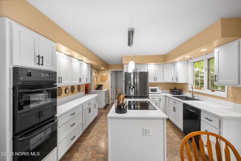 Tiny photo for 26101 Willowbend Road, Perrysburg, OH 43551 (MLS # 10000563)