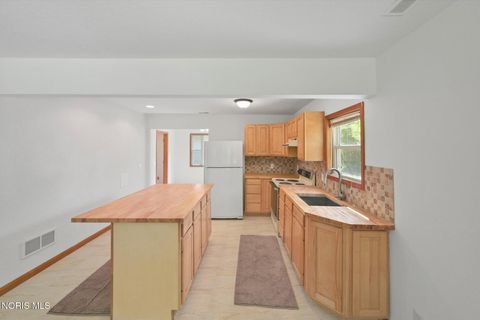 Tiny photo for 2320 County Road 2, Swanton, OH 43558 (MLS # 10008819)