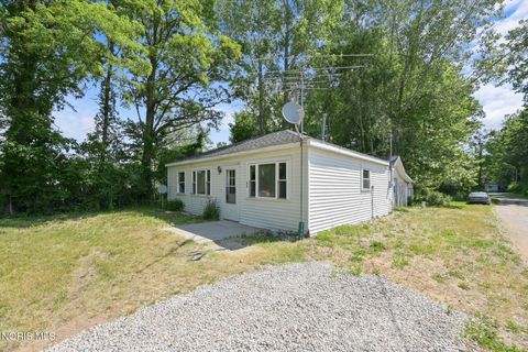 Tiny photo for 2320 County Road 2, Swanton, OH 43558 (MLS # 10008819)
