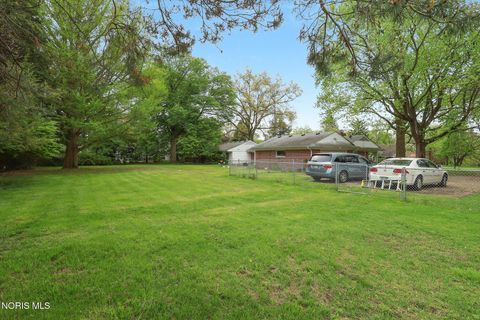 Tiny photo for 4332 Glann Road, Toledo, OH 43607 (MLS # 10007103)