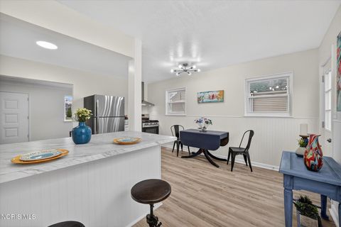 Tiny photo for 927 W Northgate Parkway, Toledo, OH 43612 (MLS # 10005112)